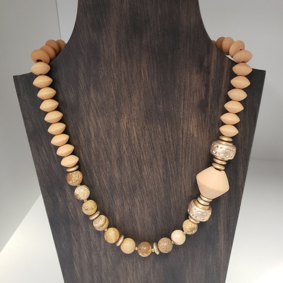 Wood necklace - Picture 1 of 1